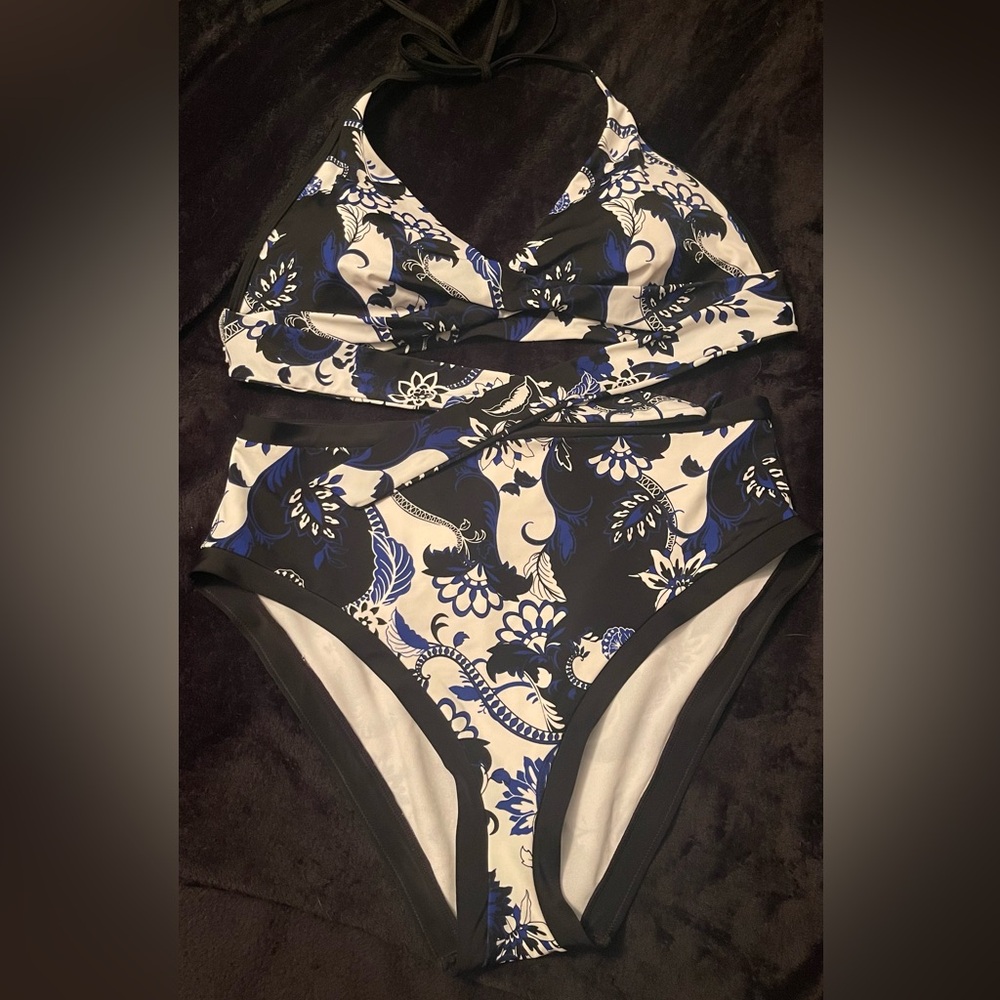 la Vie en Rose - NEW Paisley Criss-cross Triangle Bikini top & high cut bottoms - Picture 7 of 10